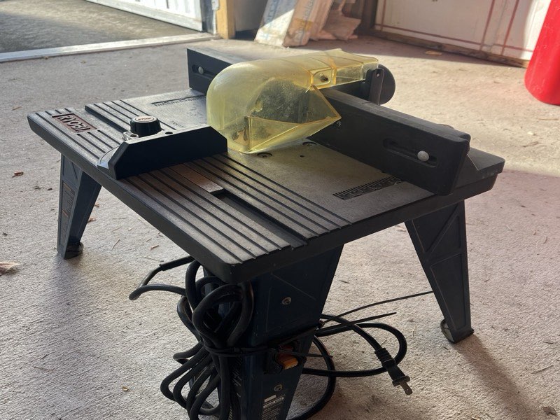 Compact table router available in Miami, FL