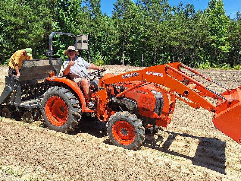 3901 kubota tractor available in West Columbia, SC